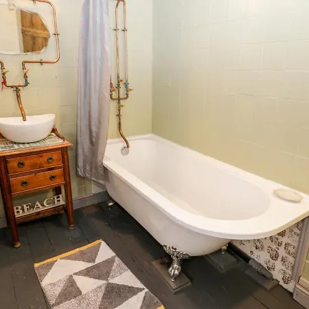 度假居 Inglenook 惠特比