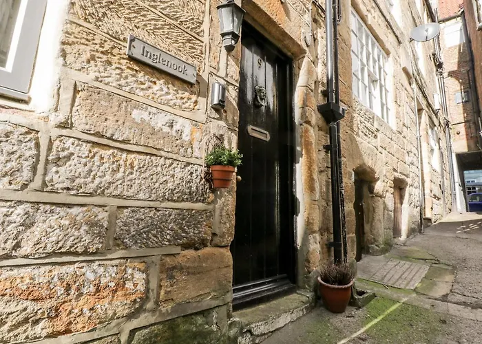 Holiday home Inglenook